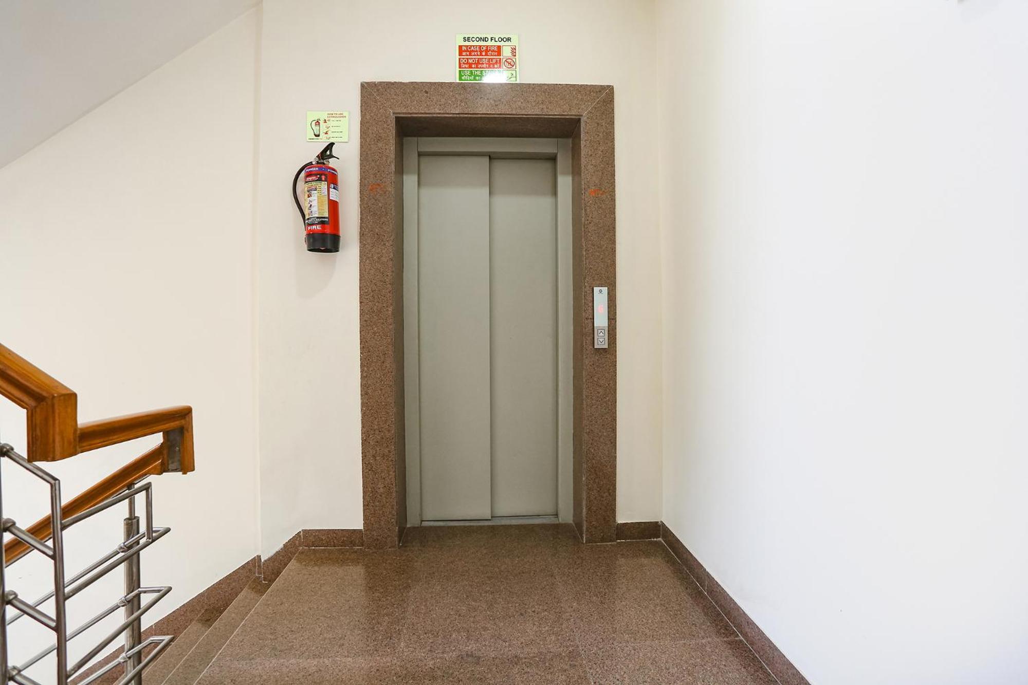 Fabhotel New Journey Hospitality Gurgaon Eksteriør bilde