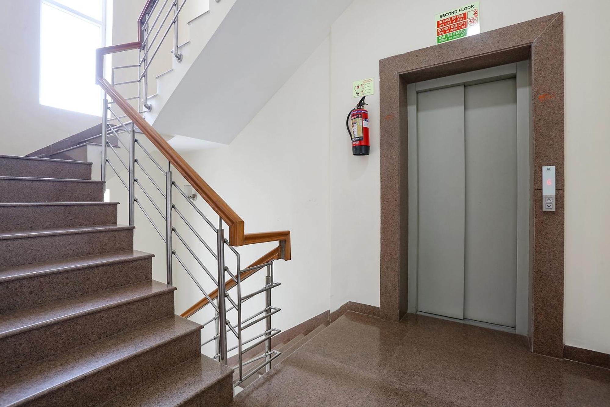 Fabhotel New Journey Hospitality Gurgaon Eksteriør bilde